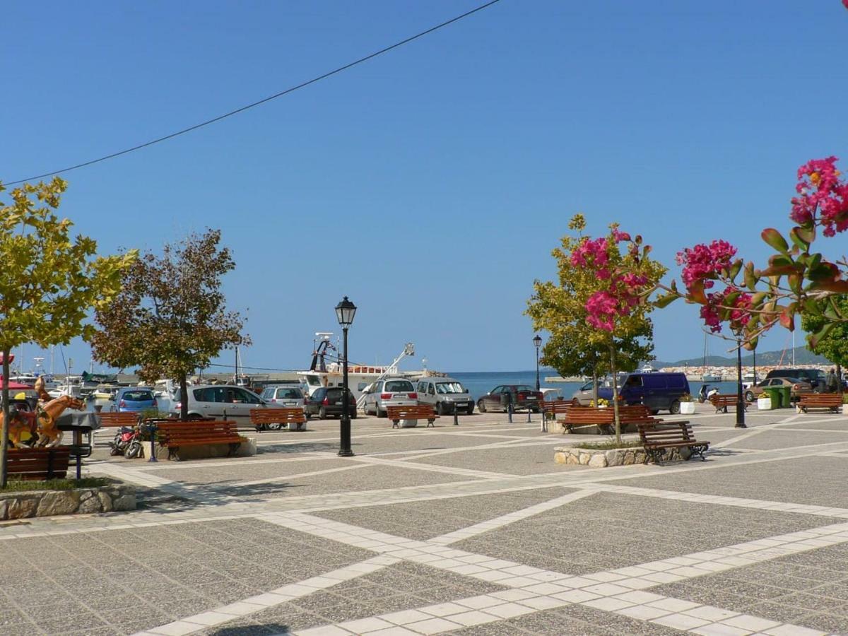 Comfortable Apartment Near The Central Beach Nea Skioni Exterior photo